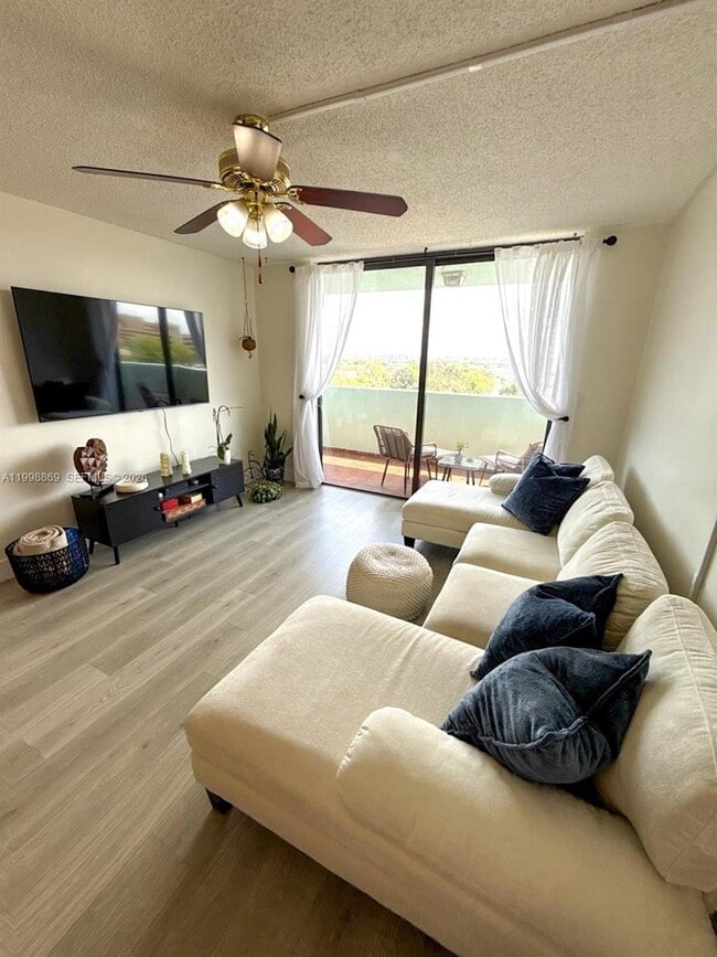 Foto del edificio - 1825 W 44th Pl