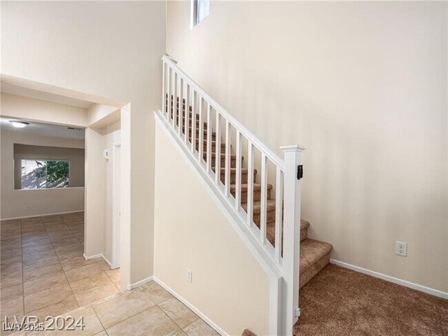 Foto del edificio - 9188 Rushing Wind Ave