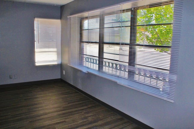 Foto del edificio - 500 SW 10th Ave