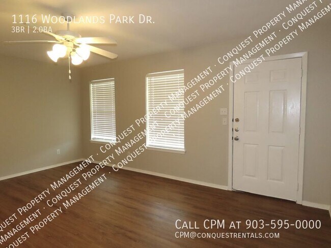 Foto del edificio - 1116 Woodlands Park Dr