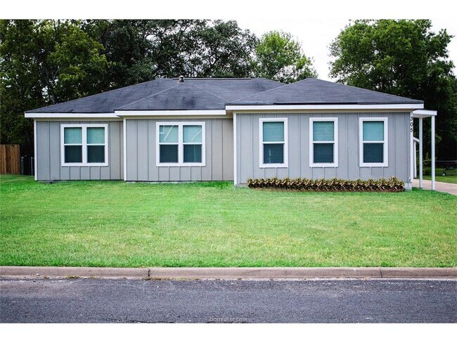 Foto del edificio - Awesome Home w/ 1/1 Studio Flex Space Just Half Block from Thomas Park!