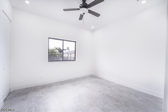 Foto del edificio - 4308 NW 27th Ln