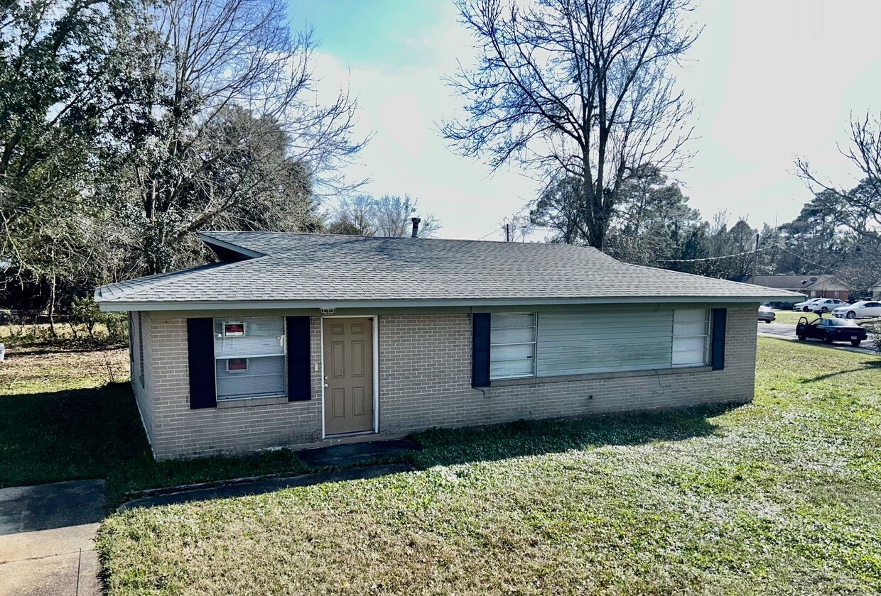 Primary Photo - Gulfport 3 Bedroom