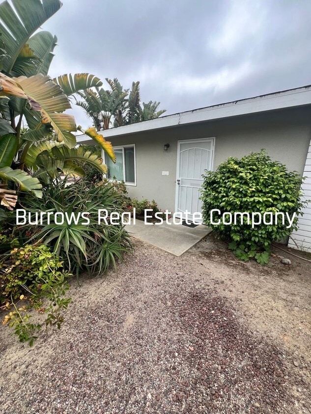 Primary Photo - Single story 2 bedroom, 1 bathroom apartme...
