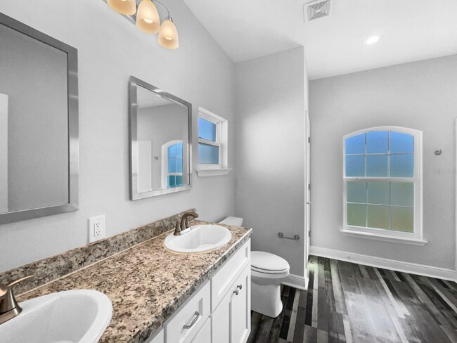 Foto del edificio - 1045 James Dr