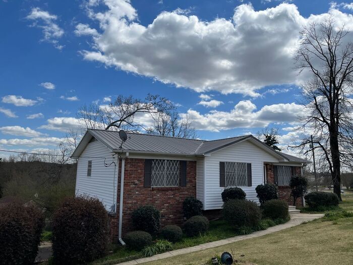 Huge 3 bedroom / 1 full bath with 1,128 sq... House for Rent in Pinson, AL