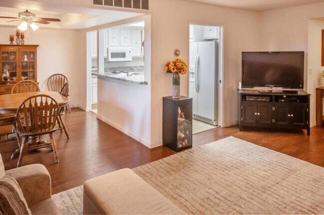 Foto del edificio - 5538 Cribari Cir