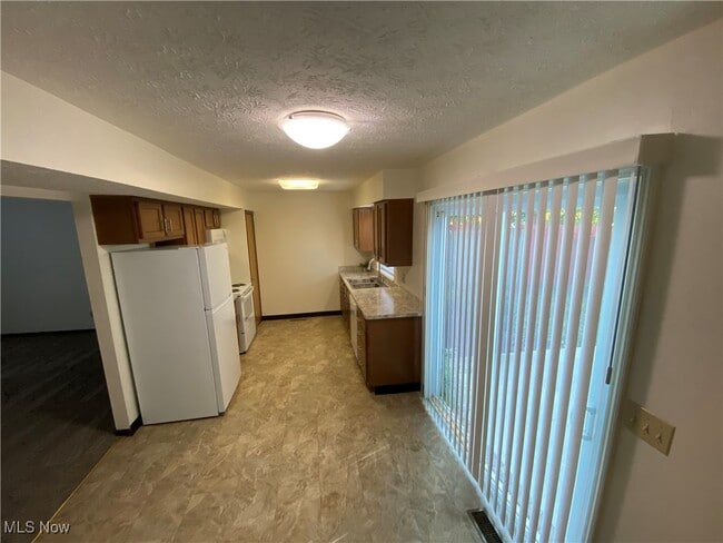 Building Photo - 3012 Forest Ln