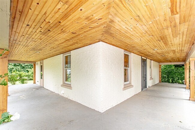 Building Photo - 117 Montgomery Ave