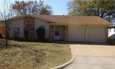Building Photo - 421 Arthur Dr