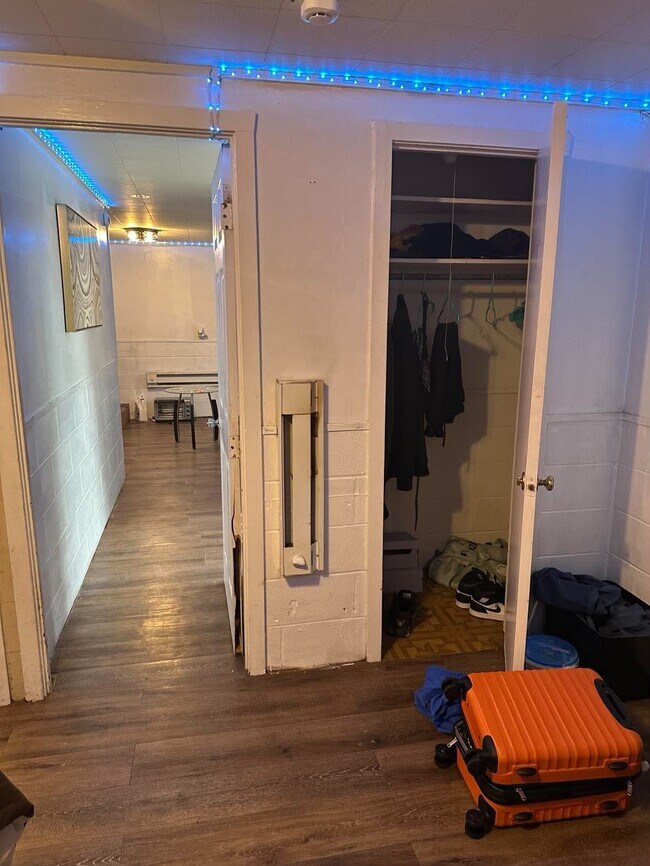 Armario del dormitorio - 103 Gause St