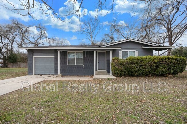 Building Photo - 505 Oasis St