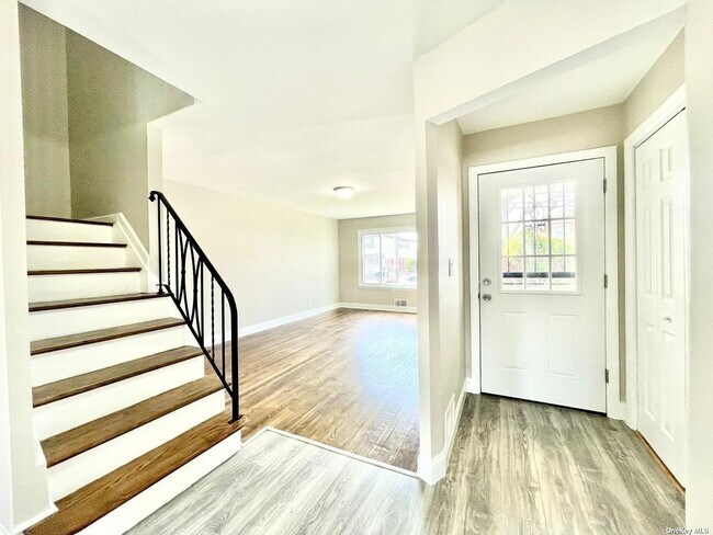 Building Photo - 235-33 148th Ave