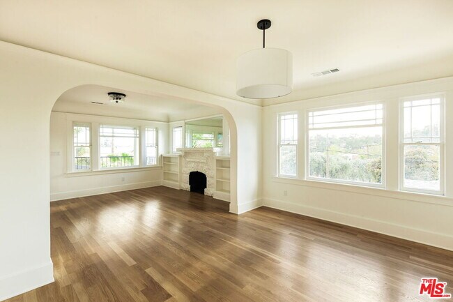 Foto del edificio - 6201 Annan Way