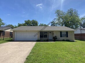 Building Photo - 7120 Waycrest Dr