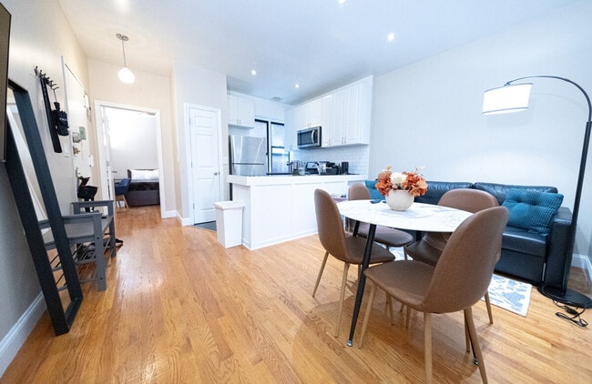 Foto del edificio - 230 W 113th St