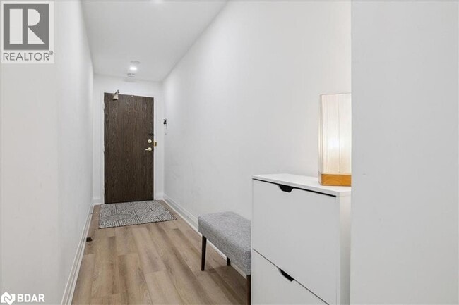 Photo du bâtiment - 1515 Lakeshore Rd E