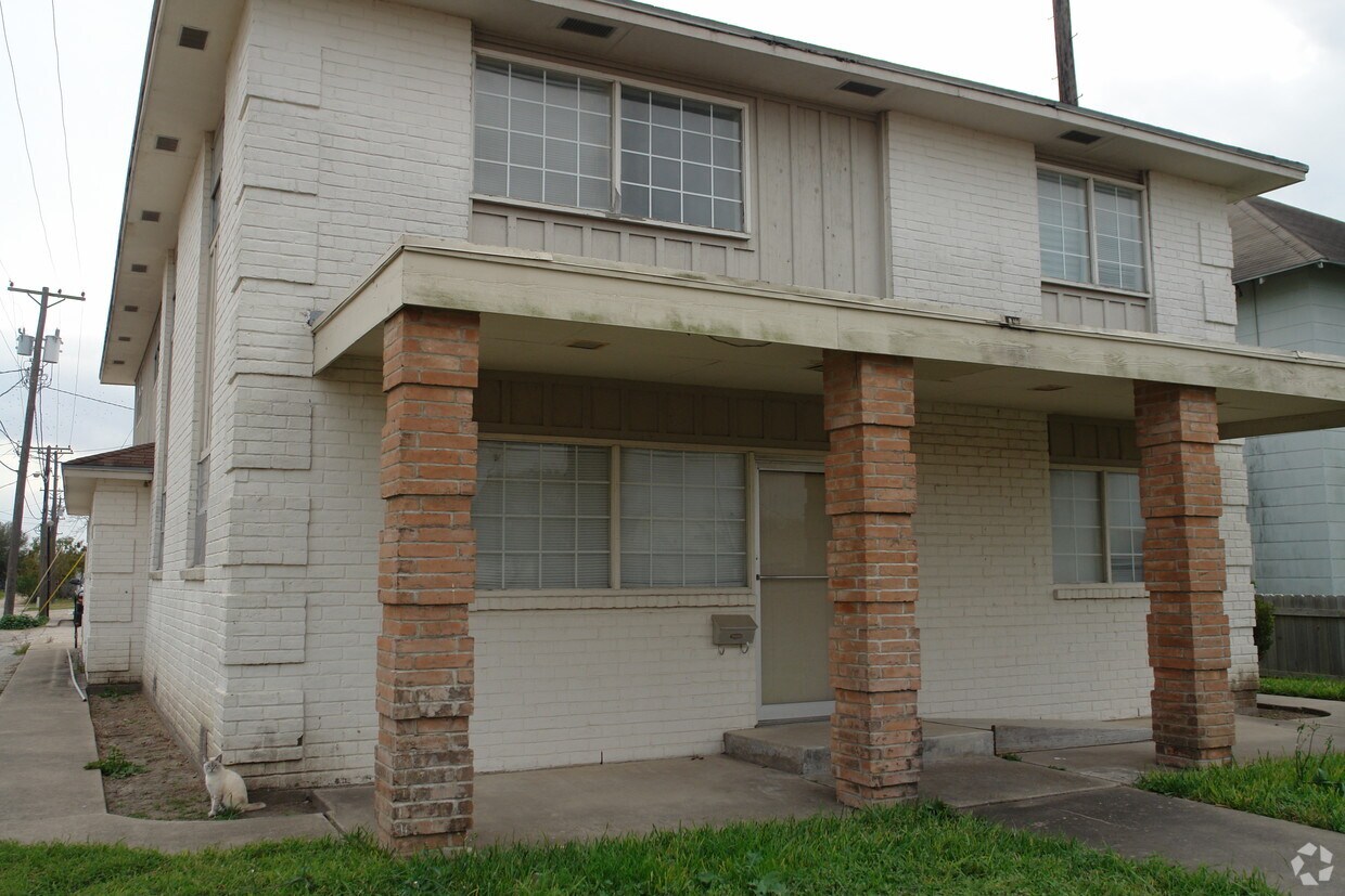 Building Photo - 2111 King Ave