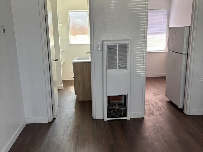 Foto del edificio - 2816 E Hammond Ave