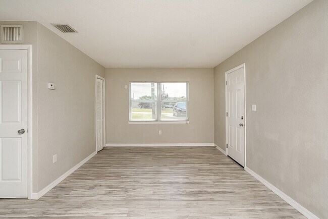Foto del edificio - Ready for new residents! Cute 3BR, 1BA