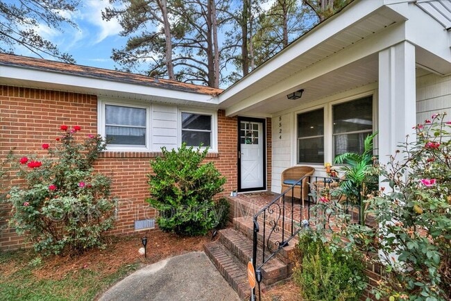 Foto del edificio - 5524 Briarwood Ln