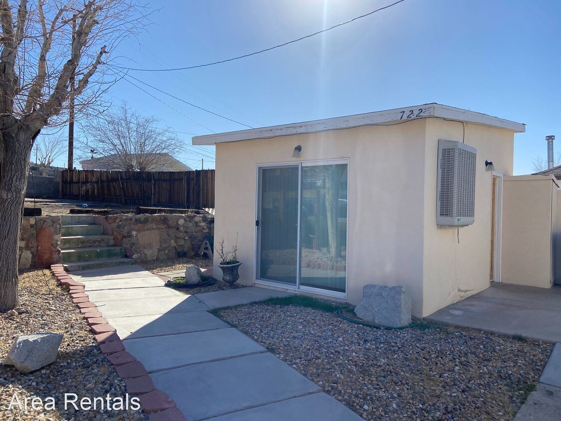 Studio, 1 bath House 722 FLORA STREET House Rental in Barstow, CA