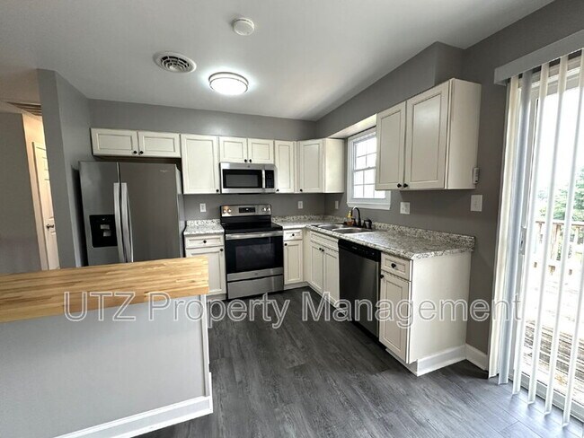 Building Photo - 317 Luther Dr