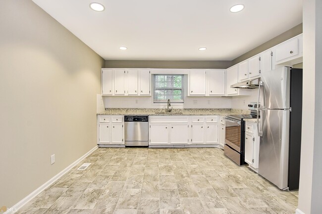 Building Photo - 3031 Tara Woods Dr