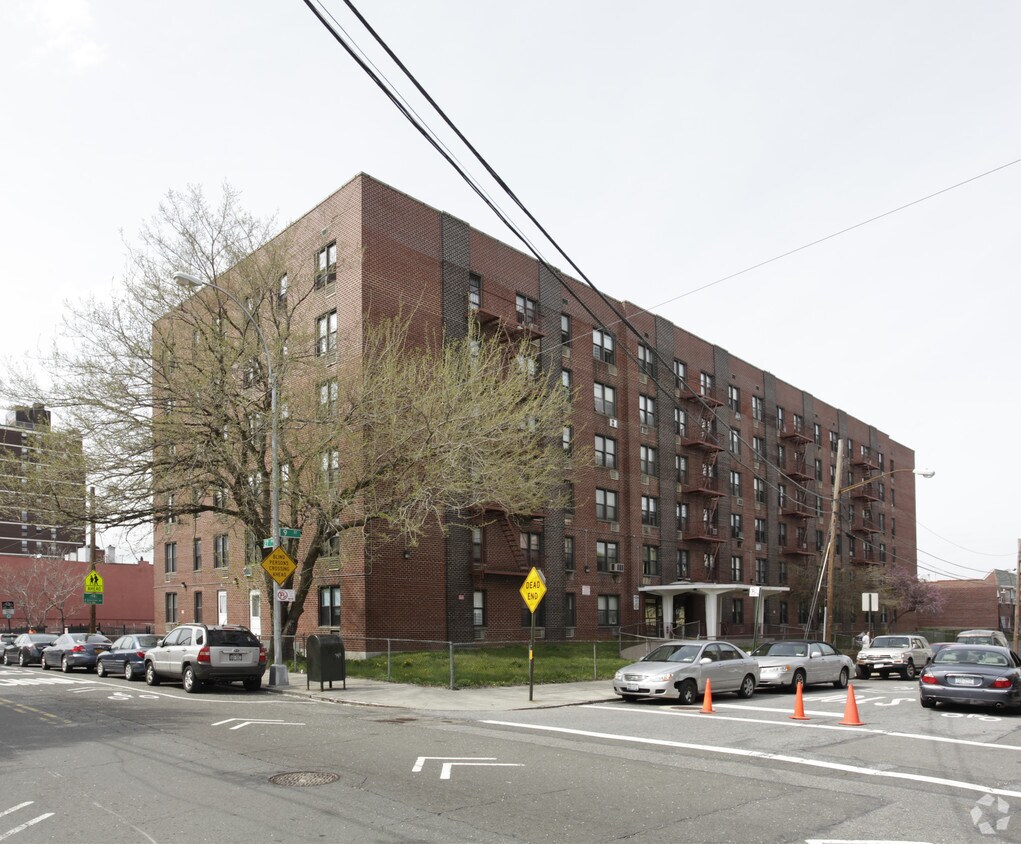 Primary Photo - Bridgeview 1