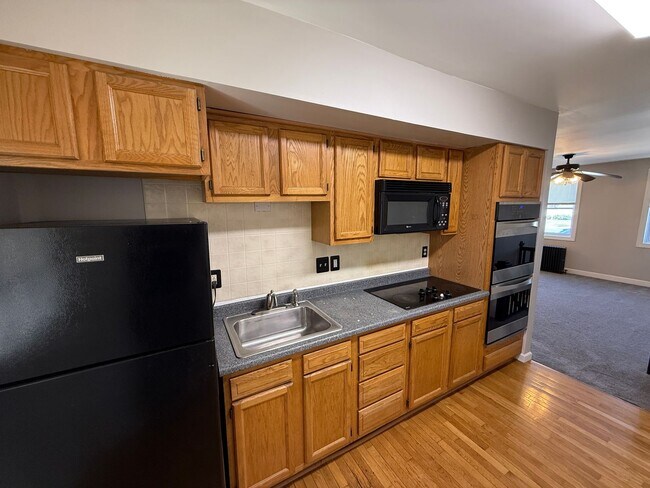 Foto del edificio - One Bedroom Second Floor Apartment- Dundalk, MD