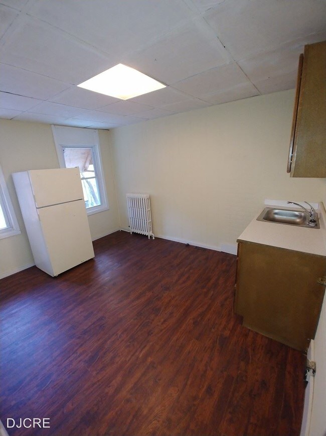 Building Photo - 1538 Point Breeze Ave