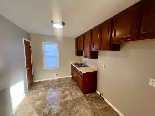 Foto del edificio - 5811 Monrovia St