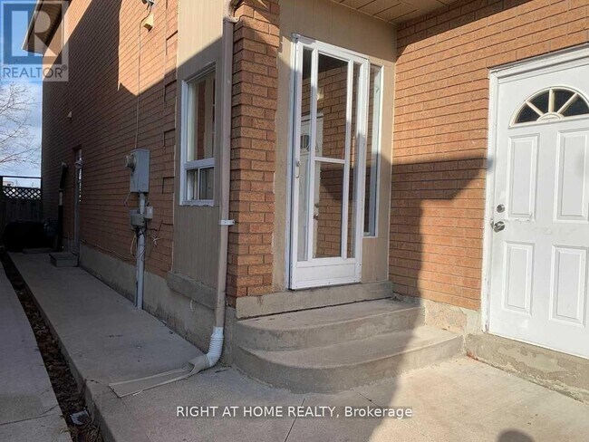 Building Photo - 63 Toba Crescent