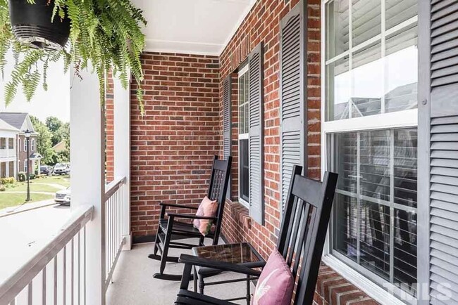 Foto del edificio - Charming 3BD, 2.5BA Raleigh Townhouse with...