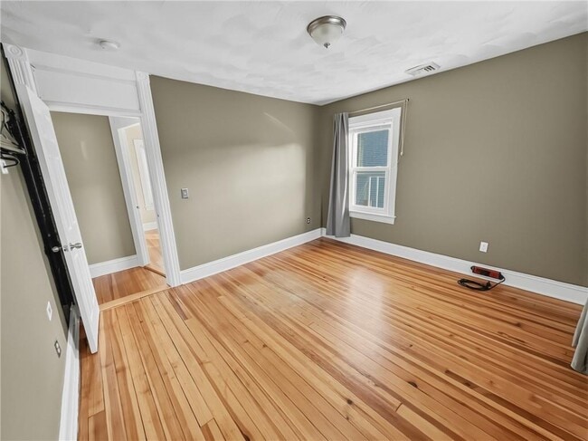 Foto del edificio - 358 Weeden St