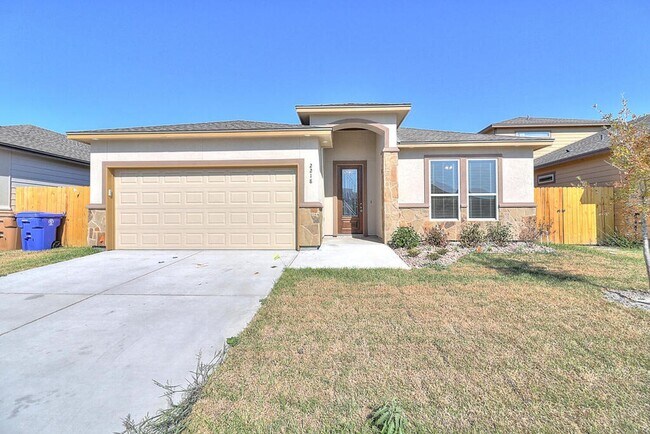 Foto del edificio - 2218 Cuarzo - 4/bed 2/bath - $2495/month