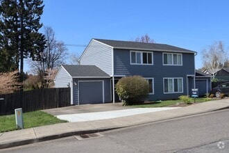 Building Photo - 610 E Elm Ave