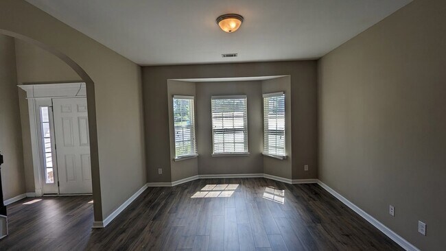 Foto del edificio - 721 Murray Crossing Blvd