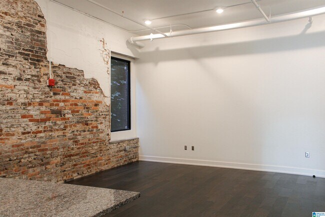 Foto del edificio - 1620 3rd Ave N