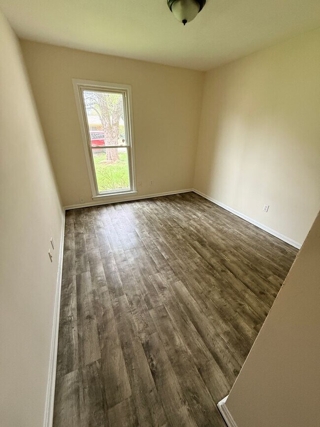 Building Photo - Photos coming soon!