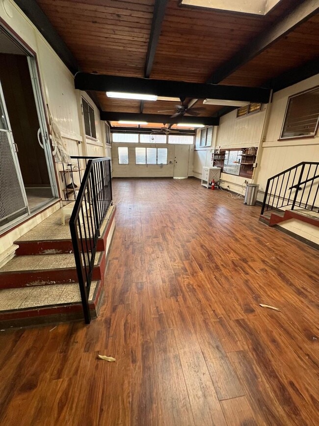 Building Photo - 949 Lehua Ave