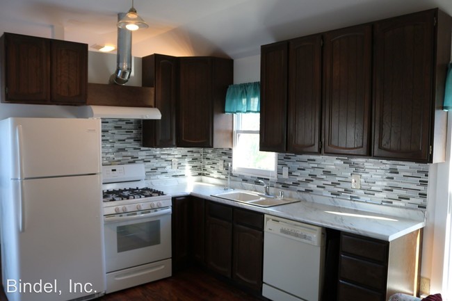 Building Photo - 1 br, 1 bath House - 16 W. Simpson St. Unit B