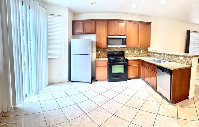 Building Photo - 5405 Cruz Crest Ct