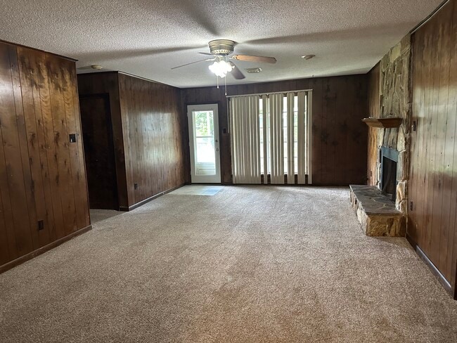 Den - 4908 Purdue Dr