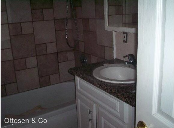 Building Photo - 2 br, 1 bath House - 2736 Lugo Ave