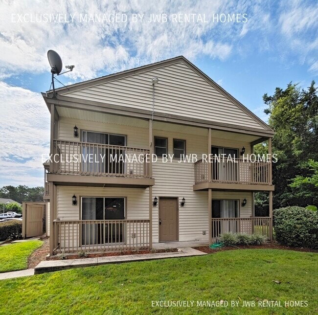 Building Photo - 2300 Twelve Oaks Dr