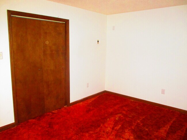 Building Photo - 202 Hemlock Ln