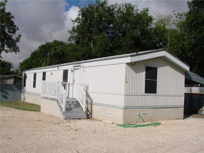Building Photo - 419 Kimble St