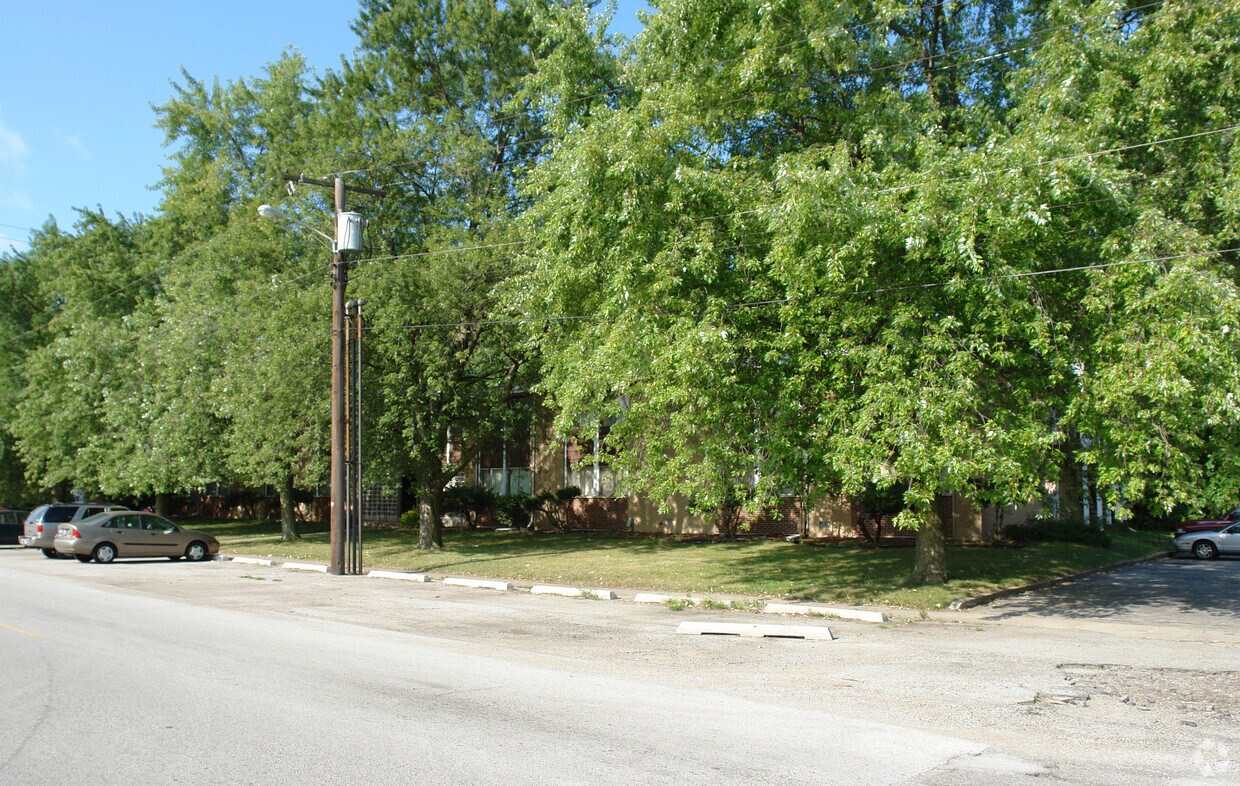 Building Photo - 3330 Pierce St