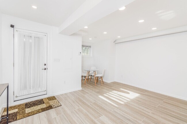 Foto del edificio - 73 S St NW